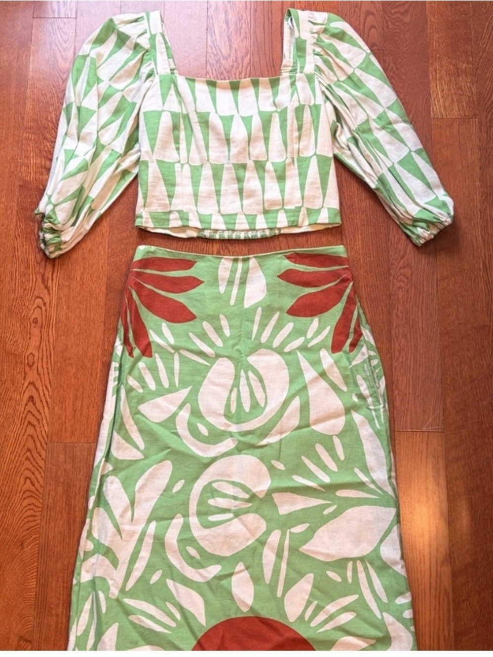 Maison d’amelie Green and White Patterned Women's Skirt and top set